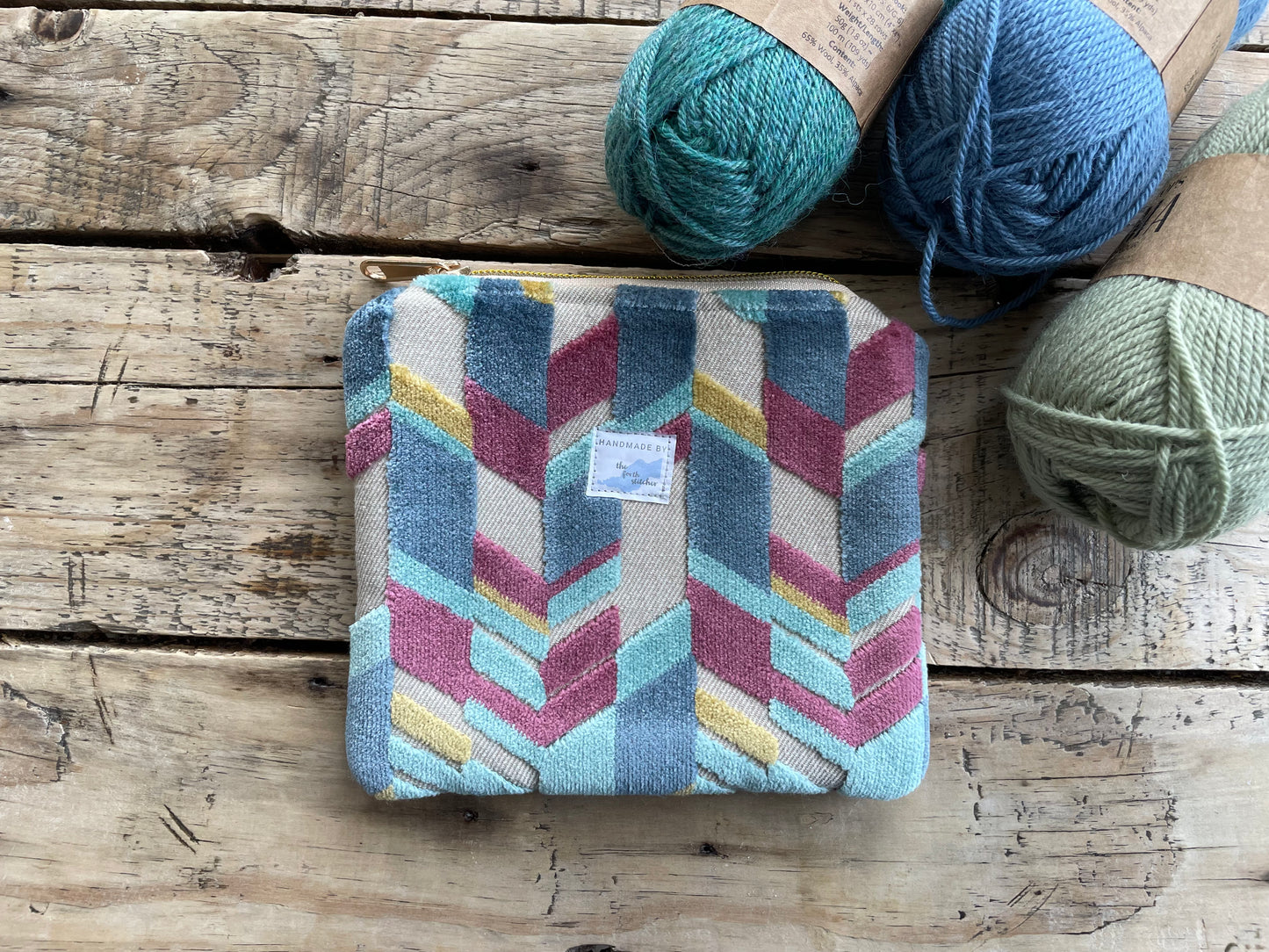 Square(ish) zip pouch