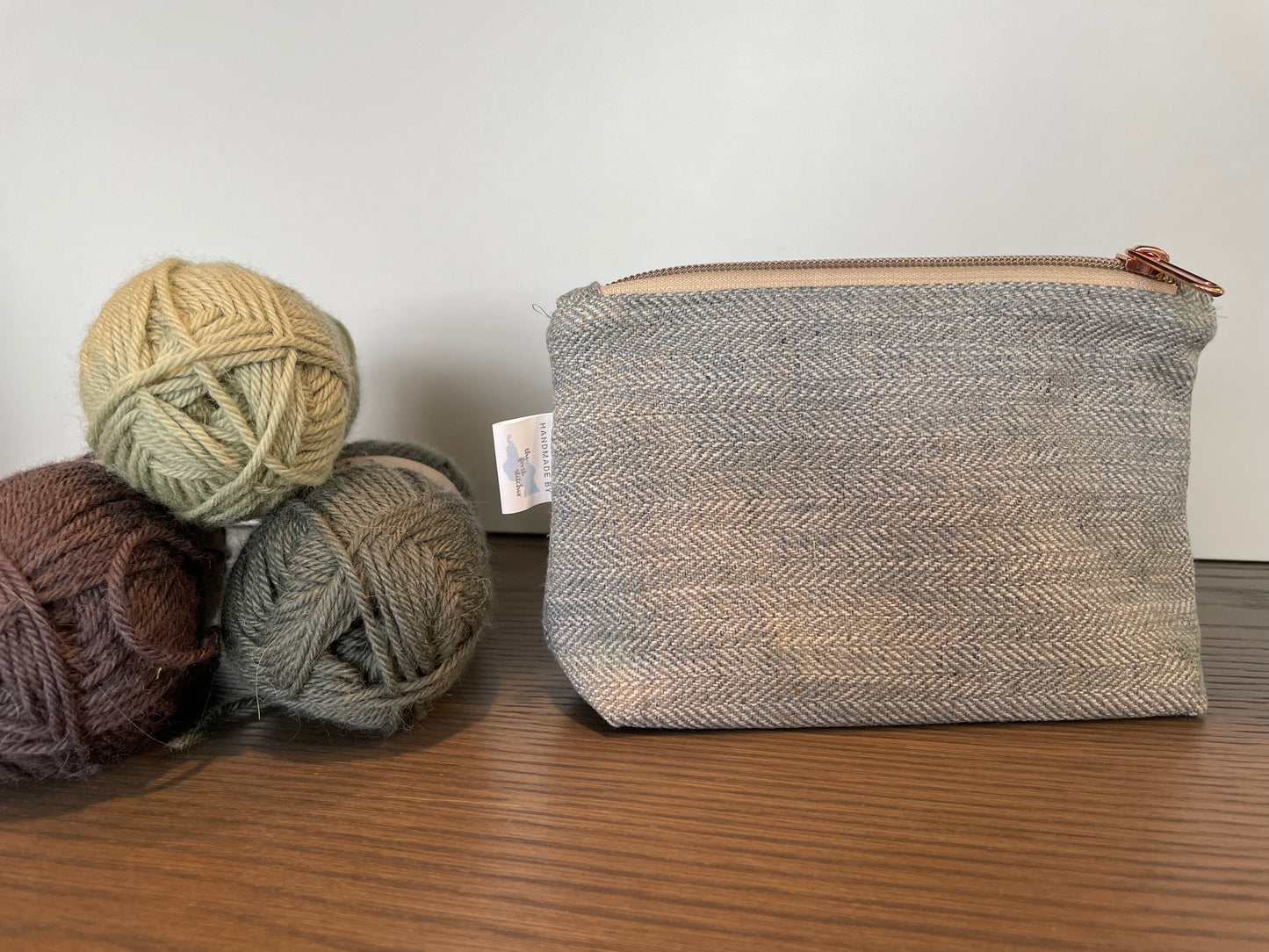 Medium zip pouch