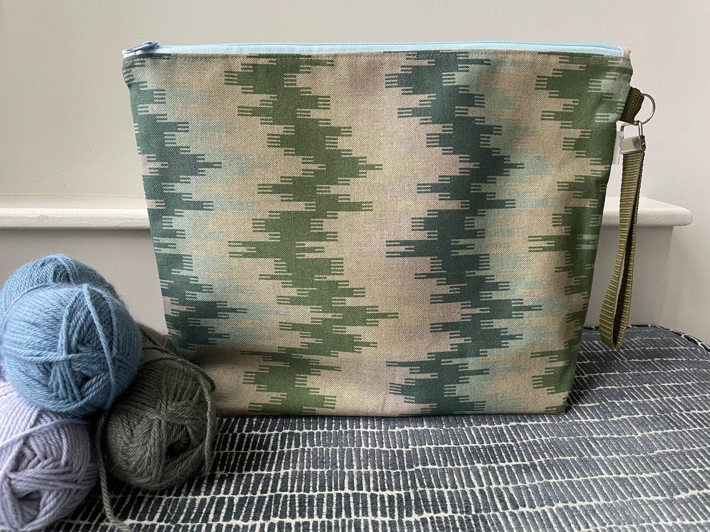 Large project bag with handle