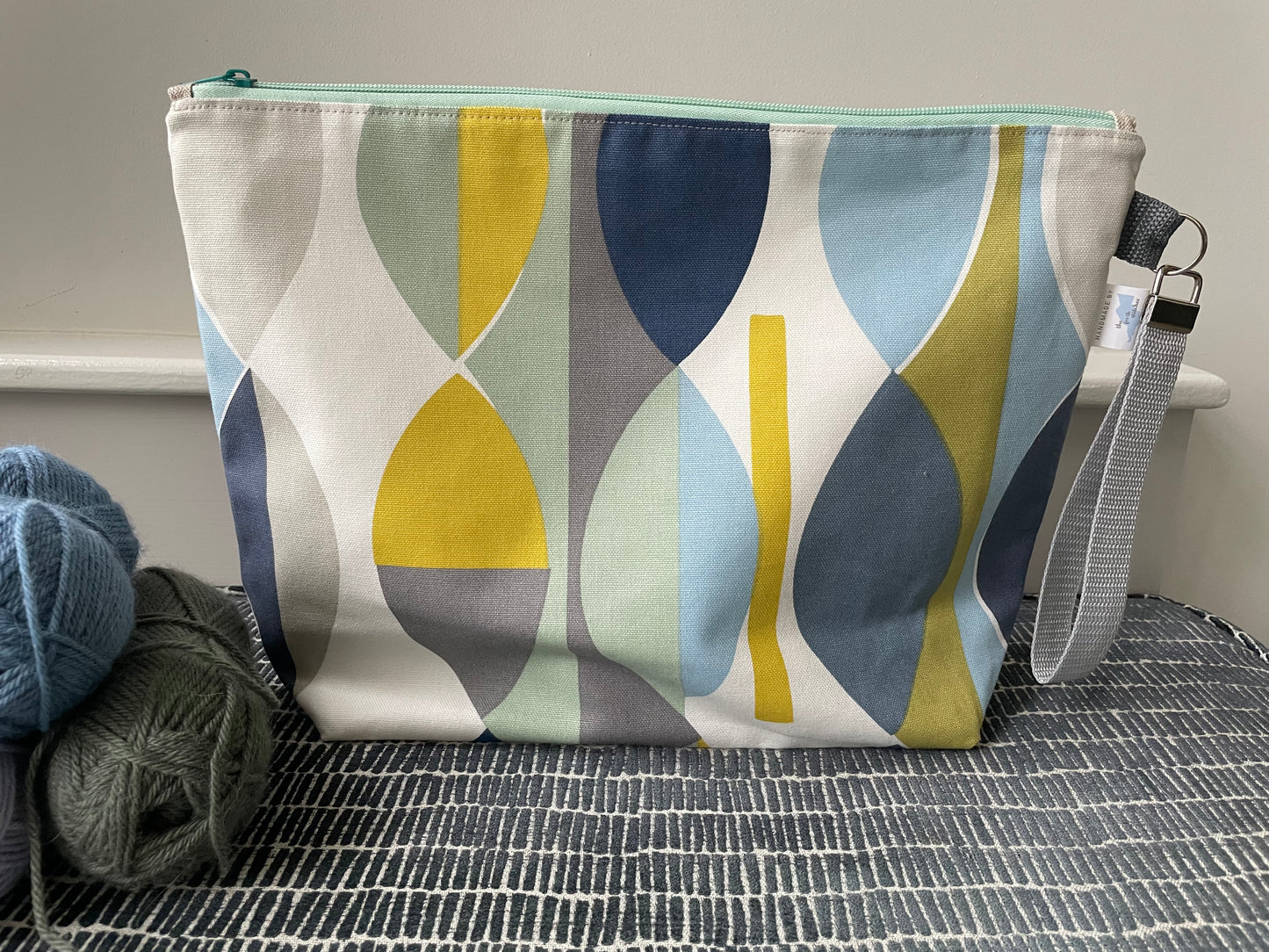 Large project bag with handle